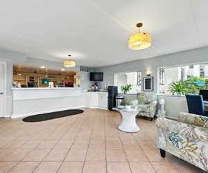 Photo 3 - Beacher's Lodge Oceanfront Suites