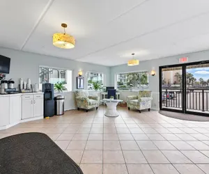 Photo 5 - Beacher's Lodge Oceanfront Suites