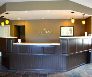 Photo 4 - Court Plaza Inn & Suites