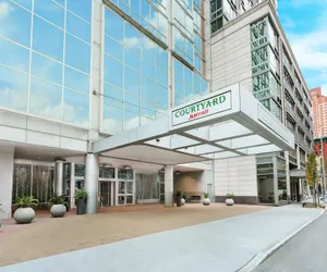 Photo 2 - Courtyard by Marriott New York Manhattan/Upper East Side