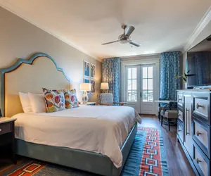 Photo 4 - The Pearl Hotel