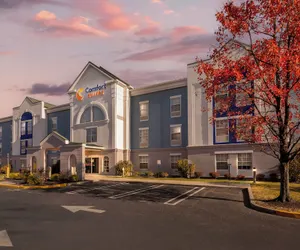 Photo 2 - Comfort Suites East Brunswick - South River