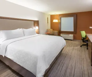 Photo 4 - Holiday Inn Express Hotel & Suites Rockford-Loves Park, an IHG Hotel