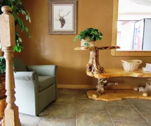 Photo 4 - Traveler's Lodge