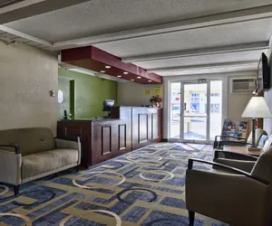 Photo 5 - Super 8 by Wyndham Bangor