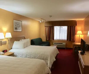 Photo 4 - Parkfield Inn