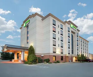 Photo 2 - Holiday Inn Express & Suites Bloomington, an IHG Hotel