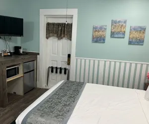 Photo 3 - Americas Best Value Inn & Suites Royal Carriage