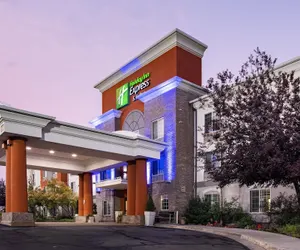 Photo 2 - Holiday Inn Express Evanston, an IHG Hotel