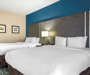 Photo 4 - Comfort Inn & Suites Pauls Valley - City Lake