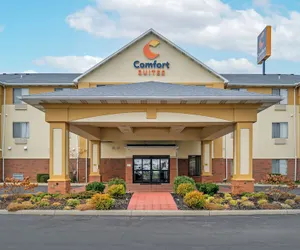 Photo 2 - Comfort Suites Findlay I-75