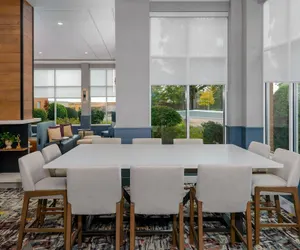 Photo 4 - Hilton Garden Inn Buffalo Airport