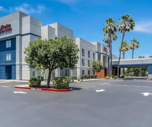 Photo 2 - Hampton Inn & Suites Lathrop