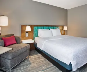 Photo 5 - Hampton Inn & Suites Tampa East (Casino Area)