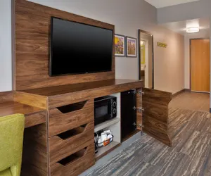 Photo 4 - Hampton Inn & Suites Tampa East (Casino Area)
