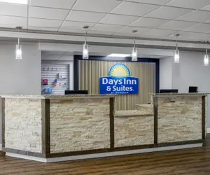 Photo 3 - Days Inn and Suites by Wyndham Hammond, IN