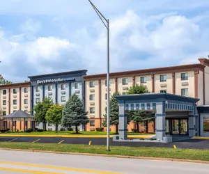 Photo 2 - Days Inn and Suites by Wyndham Hammond, IN