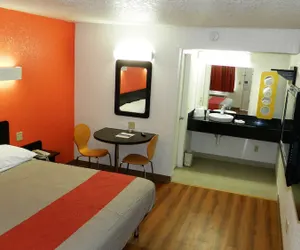 Photo 2 - Motel 6 Oklahoma City, OK - Airport East