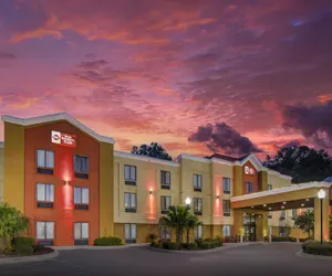 Photo 2 - Best Western Plus Richmond Hill Inn