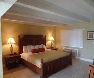 Photo 4 - The Bayside Inn & Marina