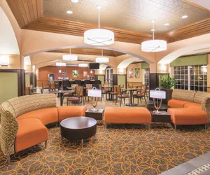 Photo 3 - La Quinta Inn & Suites by Wyndham Bentonville