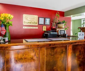 Photo 5 - Econo Lodge Jefferson Hills Hwy 51