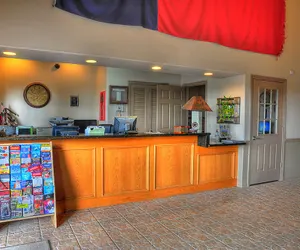 Photo 2 - Lone Star Inn & Suites