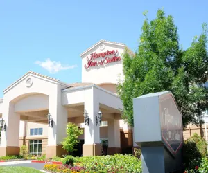 Photo 2 - Hampton Inn & Suites Redding