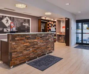 Photo 5 - Hampton Inn & Suites Denver-Speer Boulevard