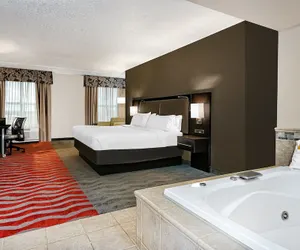 Photo 4 - Holiday Inn & Suites College Station - Aggieland, an IHG Hotel