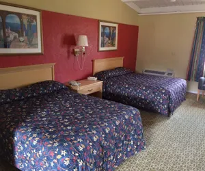 Photo 3 - Host Inn