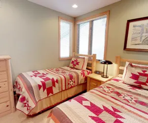 Photo 5 - Tamarack Townhomes - CoralTree Residence Collection