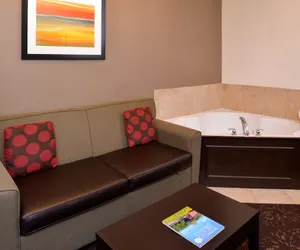 Photo 4 - Holiday Inn Express Hotel & Suites Lancaster-Lititz, an IHG Hotel