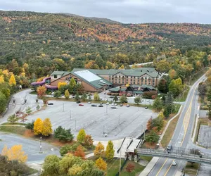 Photo 2 - Six Flags Lodge & Indoor Waterpark