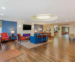 Photo 4 - Comfort Inn & Suites near Ontario Airport