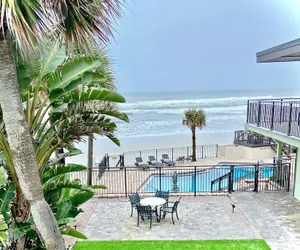 Photo 2 - Organic Beach Retreat