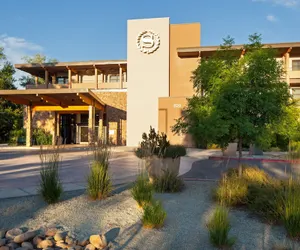 Photo 2 - Sheraton Redding Hotel at the Sundial Bridge