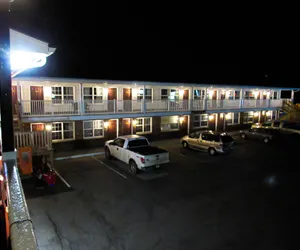 Photo 2 - Brewer Motor Inn