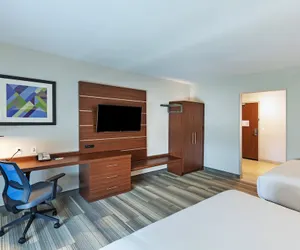 Photo 5 - Holiday Inn Express & Suites Tulsa South - Woodland Hills, an IHG Hotel