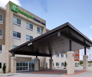 Photo 2 - Holiday Inn Express & Suites Kansas City - Lee's Summit, an IHG Hotel