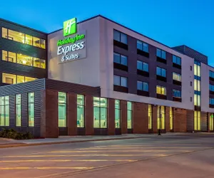 Photo 2 - Holiday Inn Express and Suites-Platteville by IHG