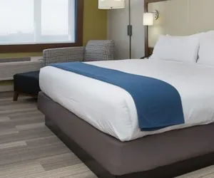 Photo 4 - Holiday Inn Express and Suites-Platteville by IHG