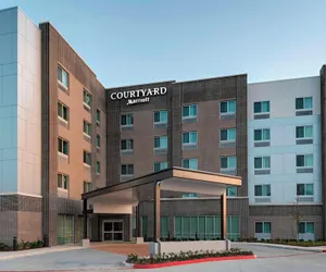 Photo 2 - Courtyard by Marriott Houston Sugar Land/Lake Pointe