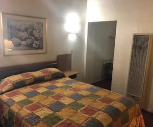 Photo 5 - Santa Fe Motel Tehachapi by Hotel O