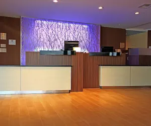 Photo 3 - Fairfield Inn & Suites by Marriott London