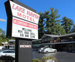 Photo 2 - Lake Haven Motel