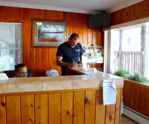 Photo 3 - Lake Haven Motel