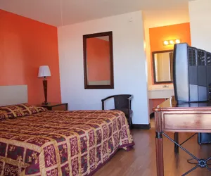 Photo 5 - LoneStar Inn & Suites