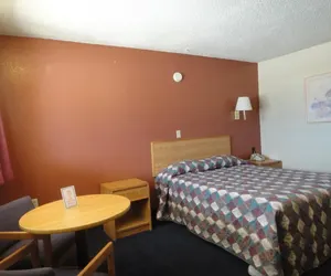 Photo 3 - Econo Lodge