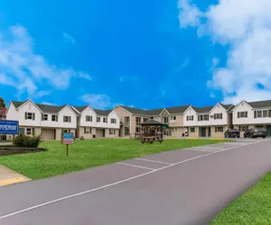 Photo 2 - Rodeway Inn & Suites Hershey Chocolate Avenue